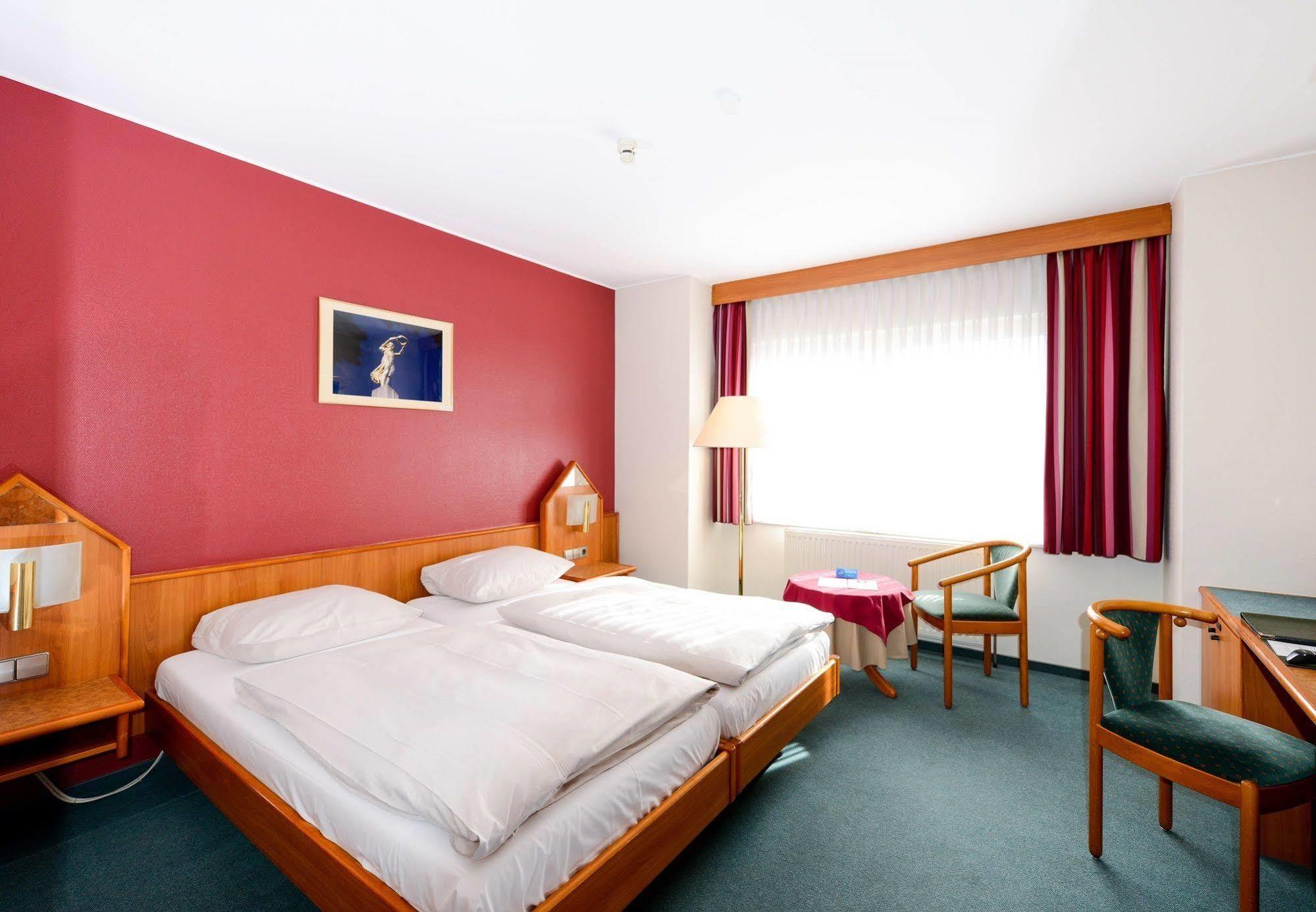 Christophe Colomb Luxemburgo Exterior foto