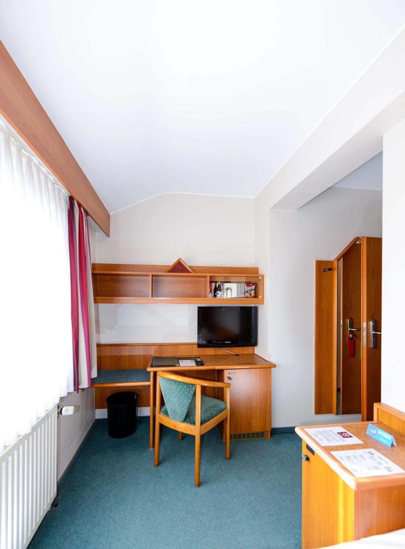 Christophe Colomb Luxemburgo Exterior foto