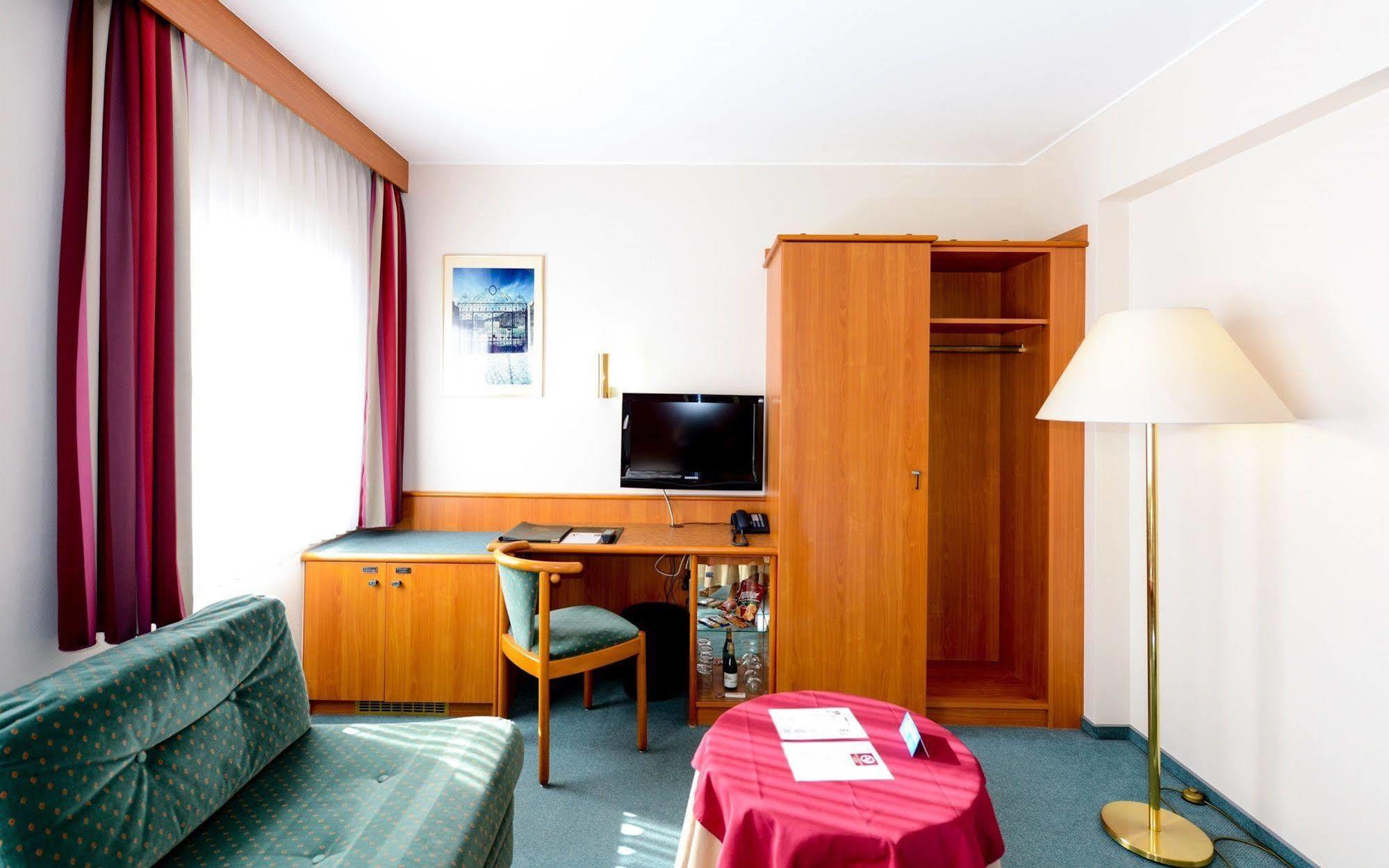 Christophe Colomb Luxemburgo Exterior foto